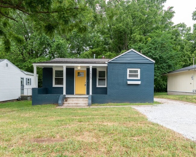 property at 1523 S Grant Ave