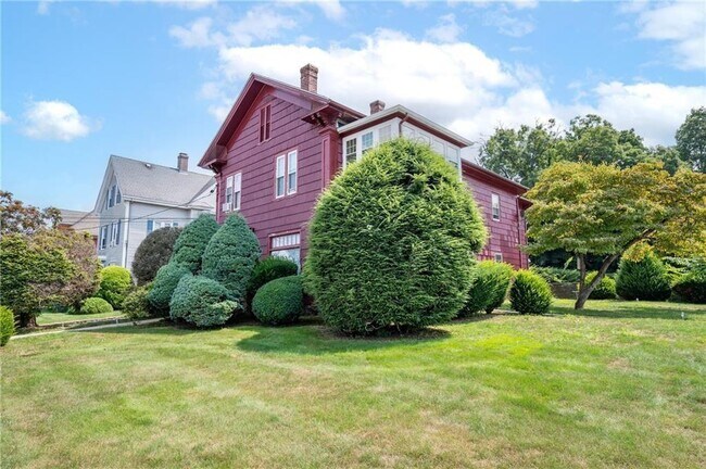 157 Carrington Ave in Woonsocket, RI - Building Photo - Building Photo