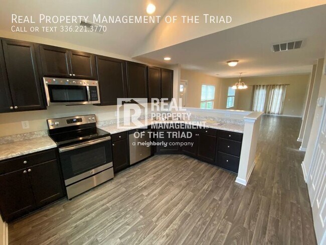 506 Song Sparrow Ln in Greensboro, NC - Building Photo - Building Photo