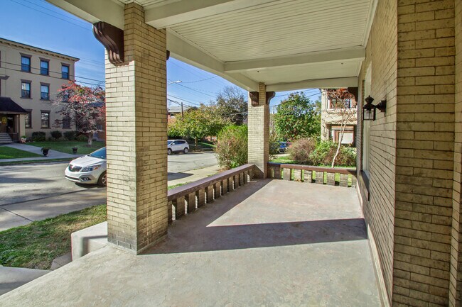 439 Franklin Ave, Unit 1 in Pittsburgh, PA - Foto de edificio - Building Photo