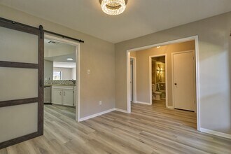 14662 Perthshire Rd in Houston, TX - Building Photo - Building Photo