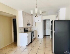 416 E Tulip Ave, Unit 1 in McAllen, TX - Building Photo - Building Photo