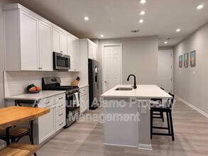 420 Chaste Tree Dr in San Marcos, TX - Building Photo - Building Photo