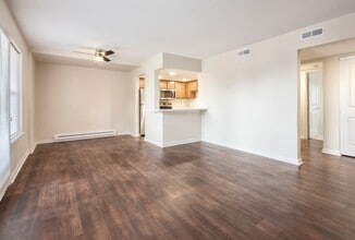 Riverside North Apartments in South Bend, IN - Foto de edificio - Building Photo