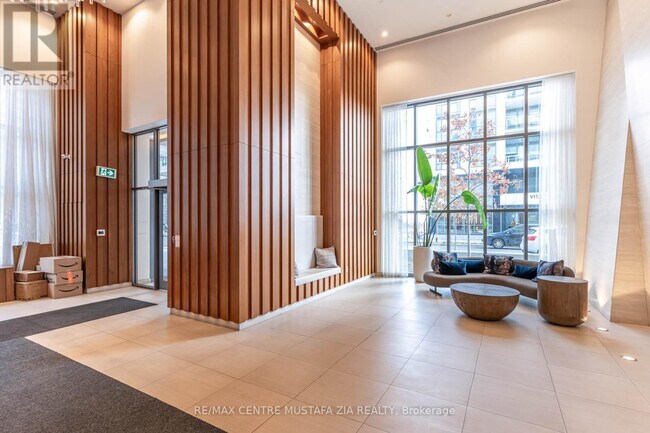 70 Annie Craig Dr in Toronto, ON - Building Photo - Building Photo