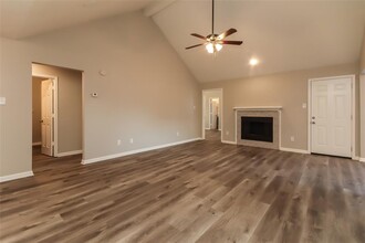 4023 Almond Lake Dr in Houston, TX - Building Photo - Building Photo