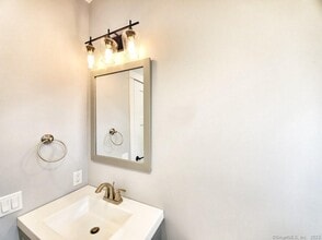 5 Isaacs St in Norwalk, CT - Building Photo - Building Photo