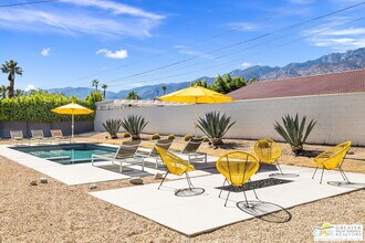 2267 N San Antonio Rd in Palm Springs, CA - Building Photo - Building Photo