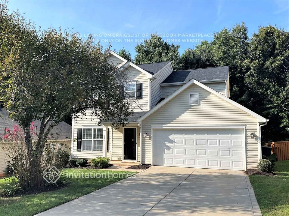 196 Markham Dr in Mooresville, NC - Building Photo