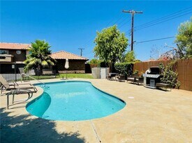 79400 Ave 42, Unit B in Bermuda Dunes, CA - Building Photo