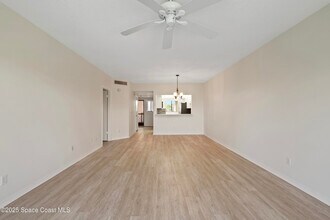 6165 S Mirror Lake Dr in Sebastian, FL - Foto de edificio - Building Photo