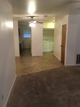Cedar Creek Apartments in Navasota, TX - Foto de edificio - Building Photo