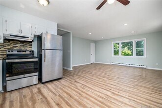 51 Elmwood Ave in Norwalk, CT - Building Photo - Building Photo