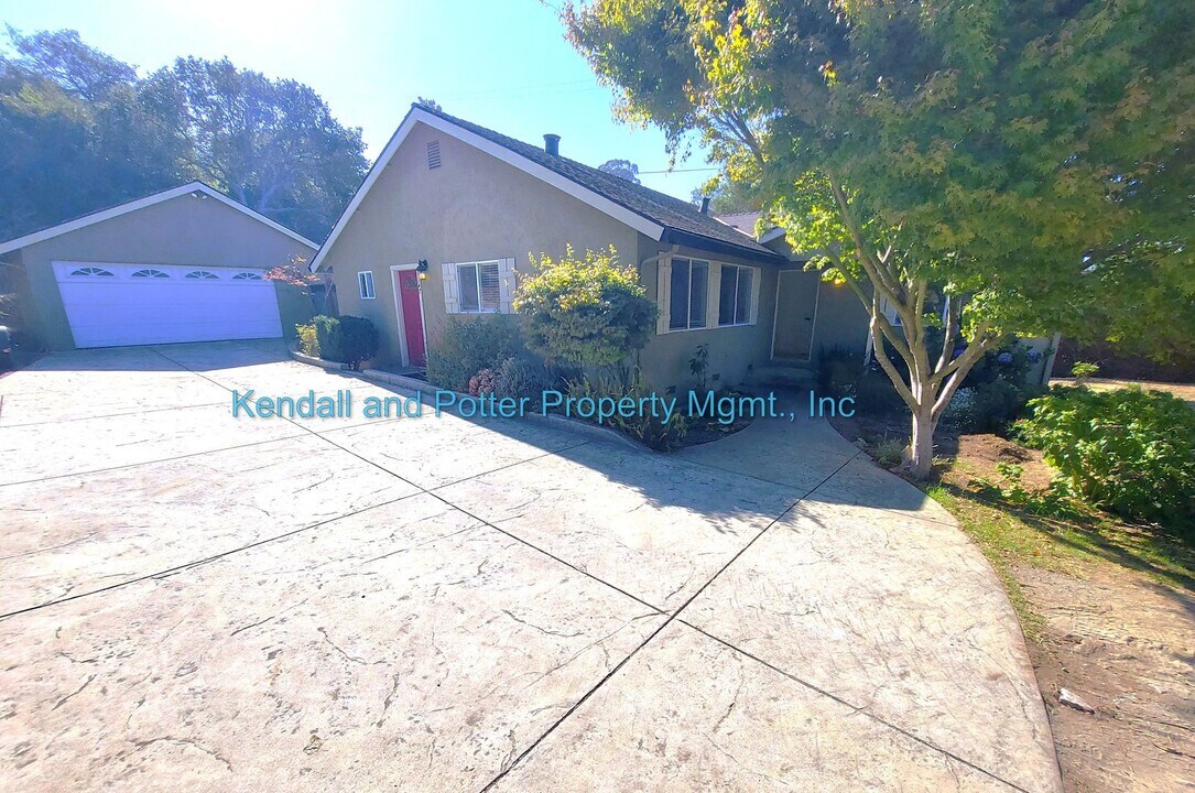 1147 San Andreas Rd in Watsonville, CA - Building Photo