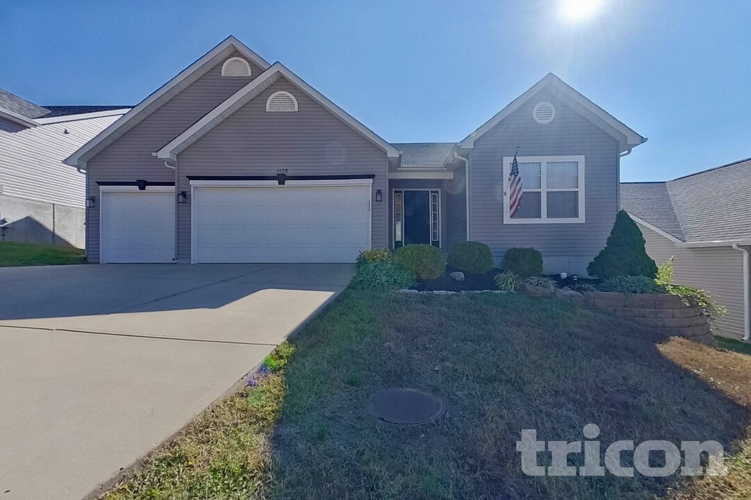 5128 Seckman Ridge Way in Imperial, MO - Foto de edificio