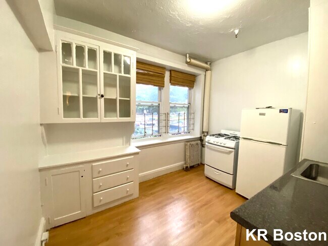 1846 Commonwealth Ave in Boston, MA - Building Photo - Building Photo