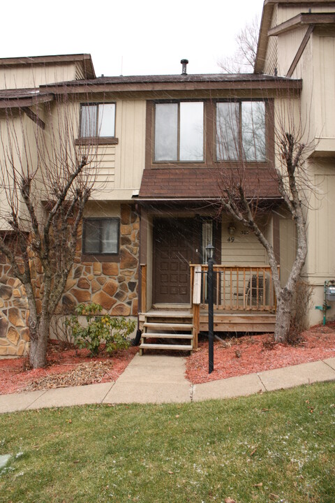 302 White Tail Way in Morgantown, WV - Building Photo