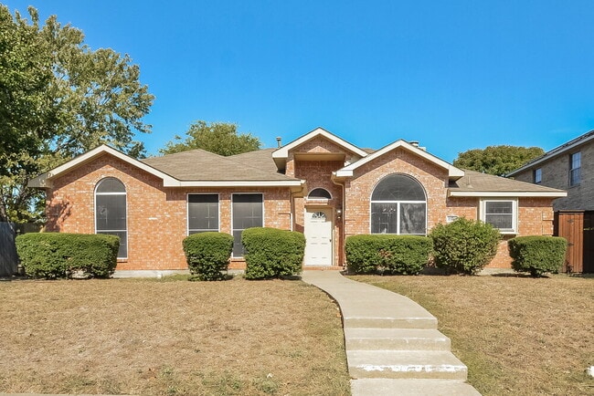 2310 Summit Dr