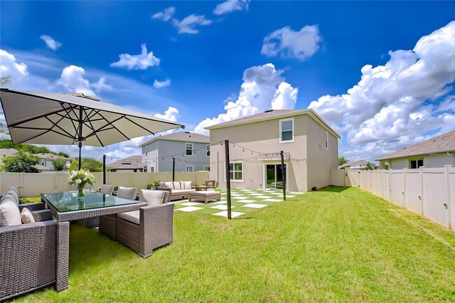 1382 Crescent Hoop Wy in Wesley Chapel, FL - Building Photo - Building Photo