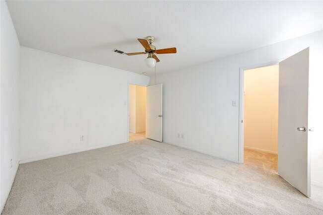 10363 Briar Forest Dr in Houston, TX - Foto de edificio - Building Photo