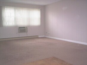 204 Newbury Ave in Quincy, MA - Building Photo - Building Photo