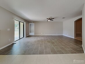 2467 Winnipeg Dr in Lakeland, FL - Building Photo - Building Photo