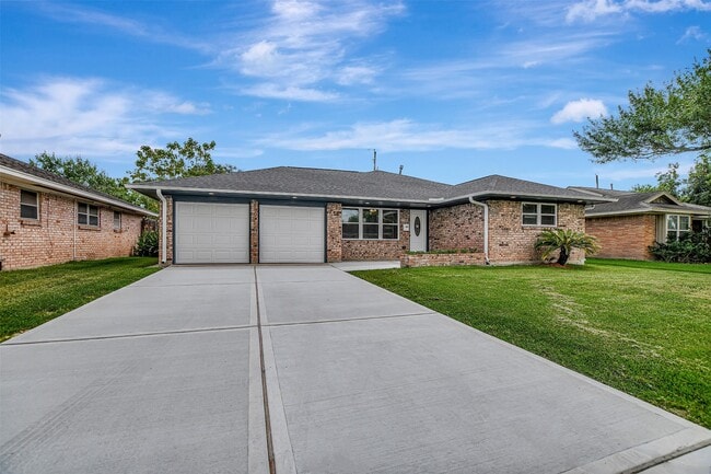 property at 2505 Dewberry Ln