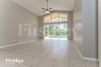 9070 Pinebreeze Dr in Riverview, FL - Foto de edificio - Building Photo