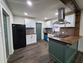 1409 Summit St in Muskogee, OK - Building Photo - Building Photo