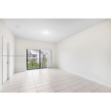7865 NW 104th Ave in Doral, FL - Building Photo - Building Photo