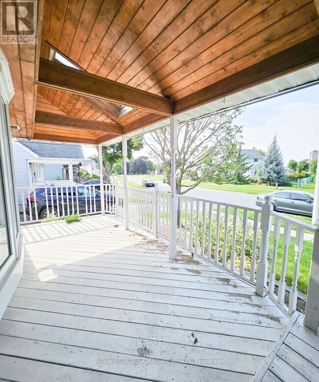 33 Woodhouse Crescent in Ajax, ON - Building Photo - Building Photo