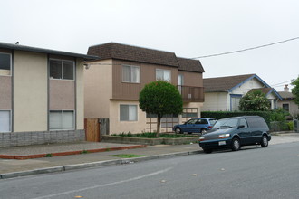 523 Commercial Ave in South San Francisco, CA - Building Photo - Building Photo