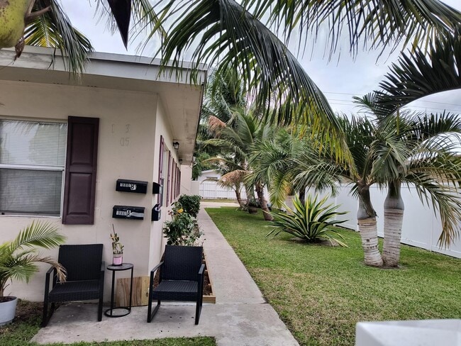 property at 1007 S E St