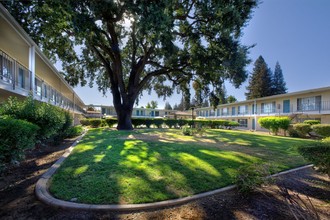 Fair Oaks Apartments in Sacramento, CA - Building Photo - Building Photo