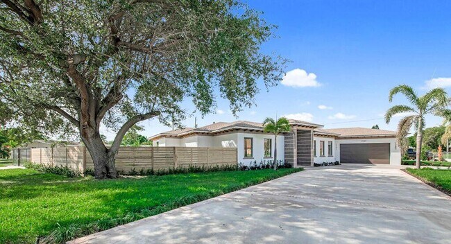 property at 2929 Alice Dr