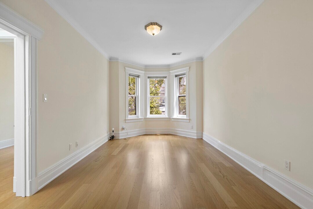 83 Magnolia Ave in Jersey City, NJ - Building Photo