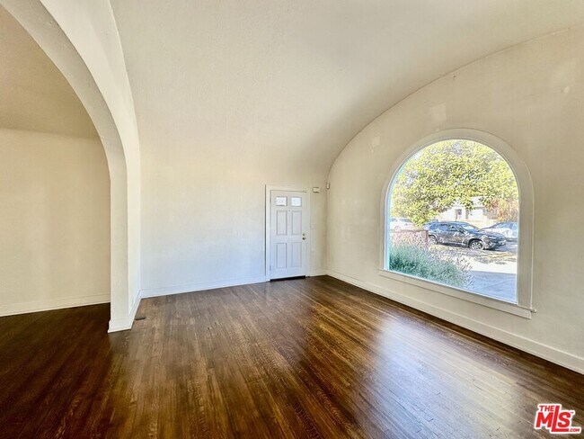 2941 9th Ave in Los Angeles, CA - Building Photo - Building Photo