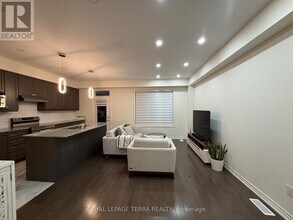 70 Fruitful Cres in Whitby, ON - Building Photo - Building Photo