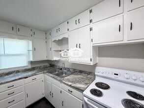 510 N 6th Ave E in Newton, IA - Foto de edificio - Building Photo