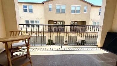 904 N Primrose Ln in Azusa, CA - Building Photo - Building Photo