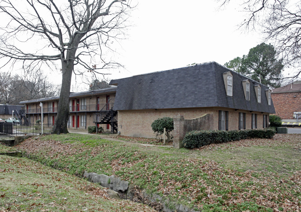 Oak Creek Apartments in Memphis, TN - Building Photo