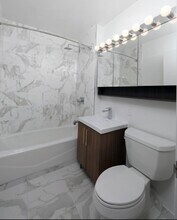 200 Water St in New York, NY - Building Photo - Building Photo