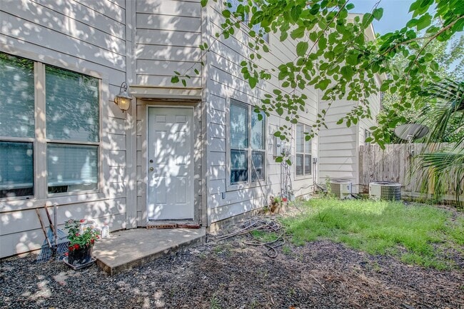 property at 3742 E Ashford Villa Ln