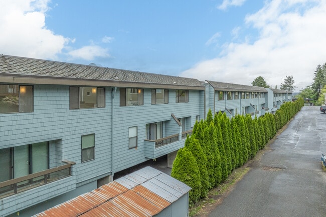 Landmark Villa in Mercer Island, WA - Foto de edificio - Building Photo