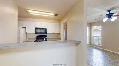 1141 Oney Hervey Dr in College Station, TX - Building Photo - Building Photo