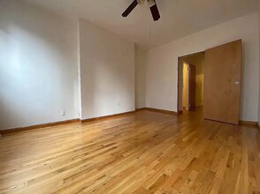 364 W 45th St in New York, NY - Building Photo - Building Photo