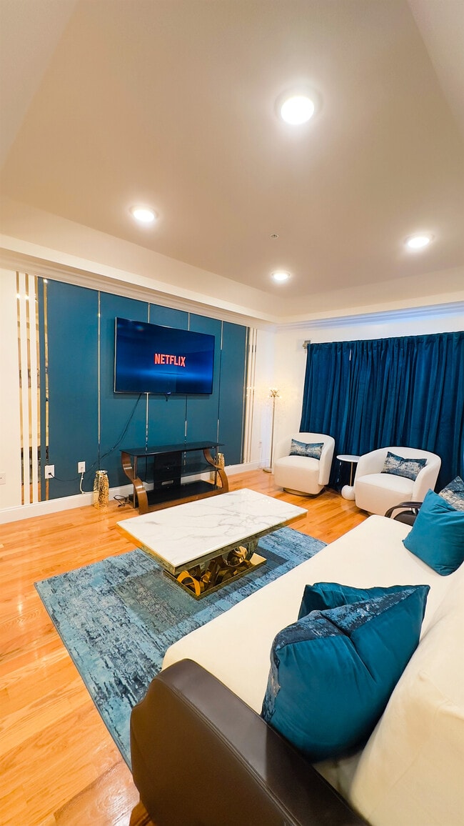 Tranquessence in Newark, NJ - Foto de edificio - Building Photo