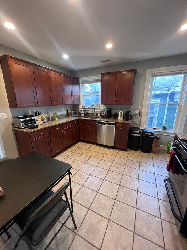 122 Calumet St, Unit 3 in Boston, MA - Building Photo - Building Photo