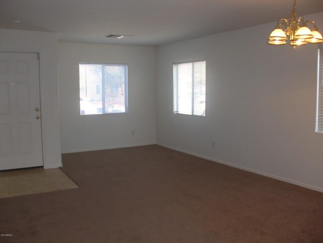6241 W Encinas Ln in Phoenix, AZ - Building Photo - Building Photo