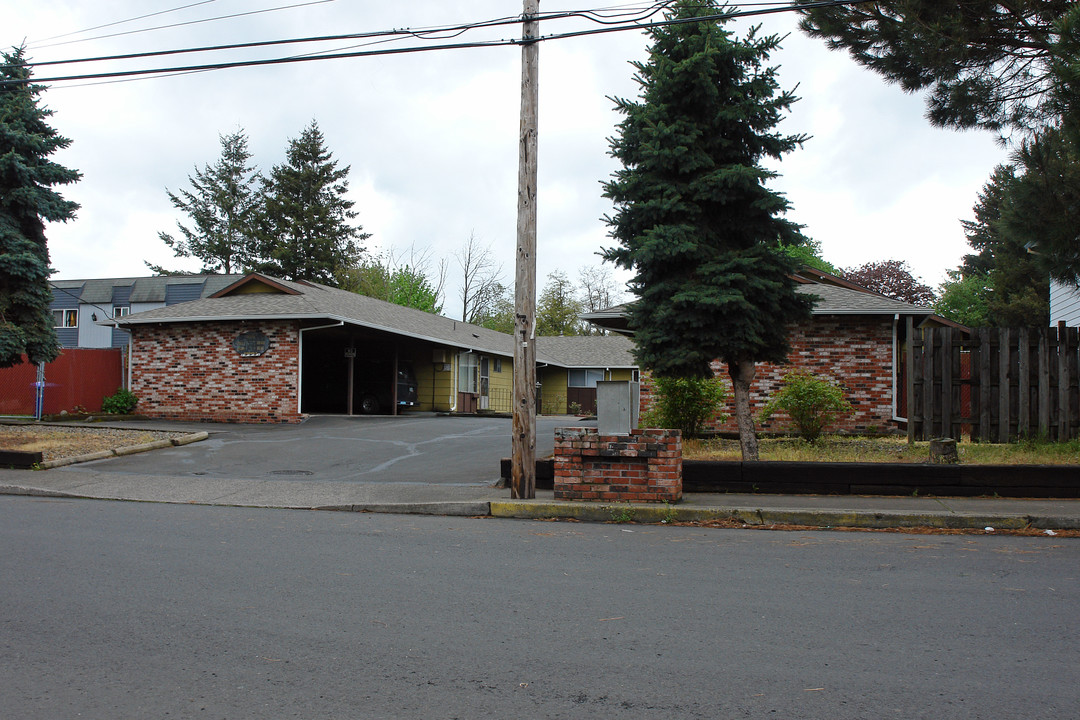 2631 SE 119th Ave in Portland, OR - Building Photo